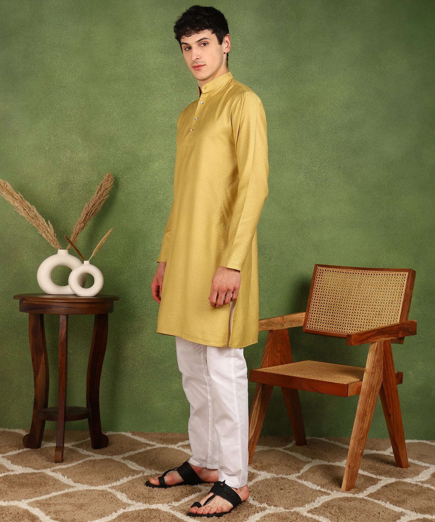 Men Kurta Pyjama Set