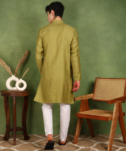 Men Kurta Pyjama Set